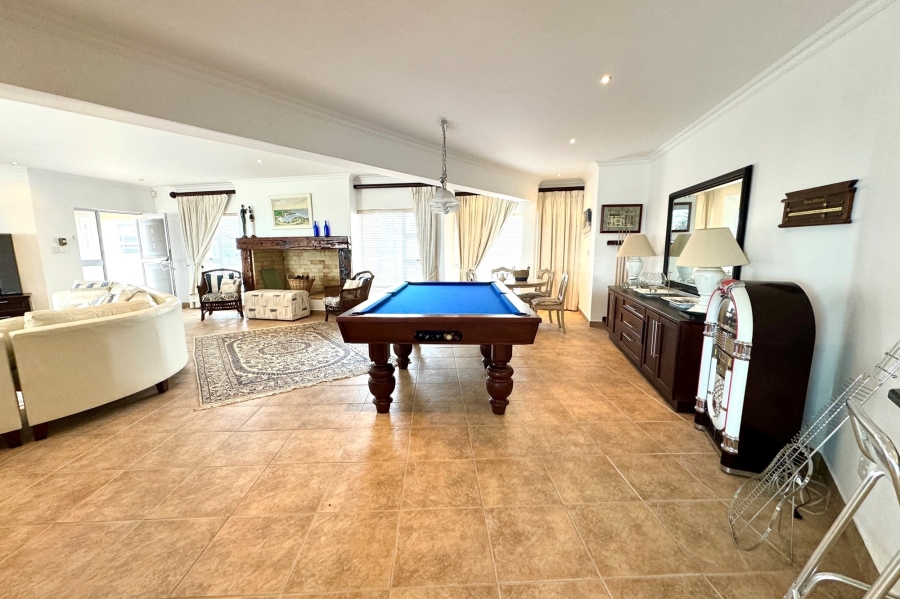 6 Bedroom Property for Sale in Myburgh Park Western Cape